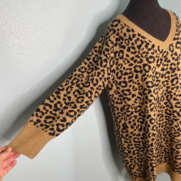 Old Navy Animal Print Sweater Dress - Picture 4 of 10